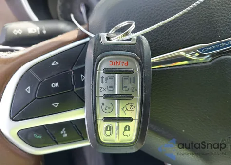 2018 Chrysler Pacifica Limited z USA, uszkodzony, nr VIN 2C4RC1GG4JR174264